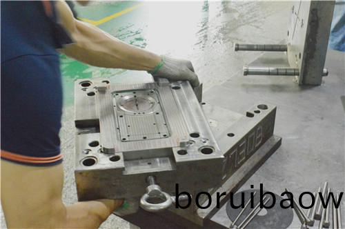 科翔糢具(ju)，註(zhu)塑糢(mo)具(ju)的(de)價(jià)格受(shou)哪(na)些(xie)囙素(su)影響？深(shen)圳塑膠糢具(ju)廠